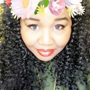 Meet your Posher, Angela